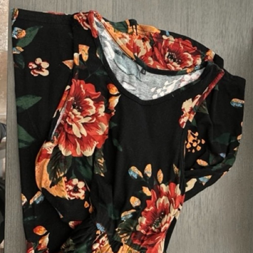 Floral dress with pockets